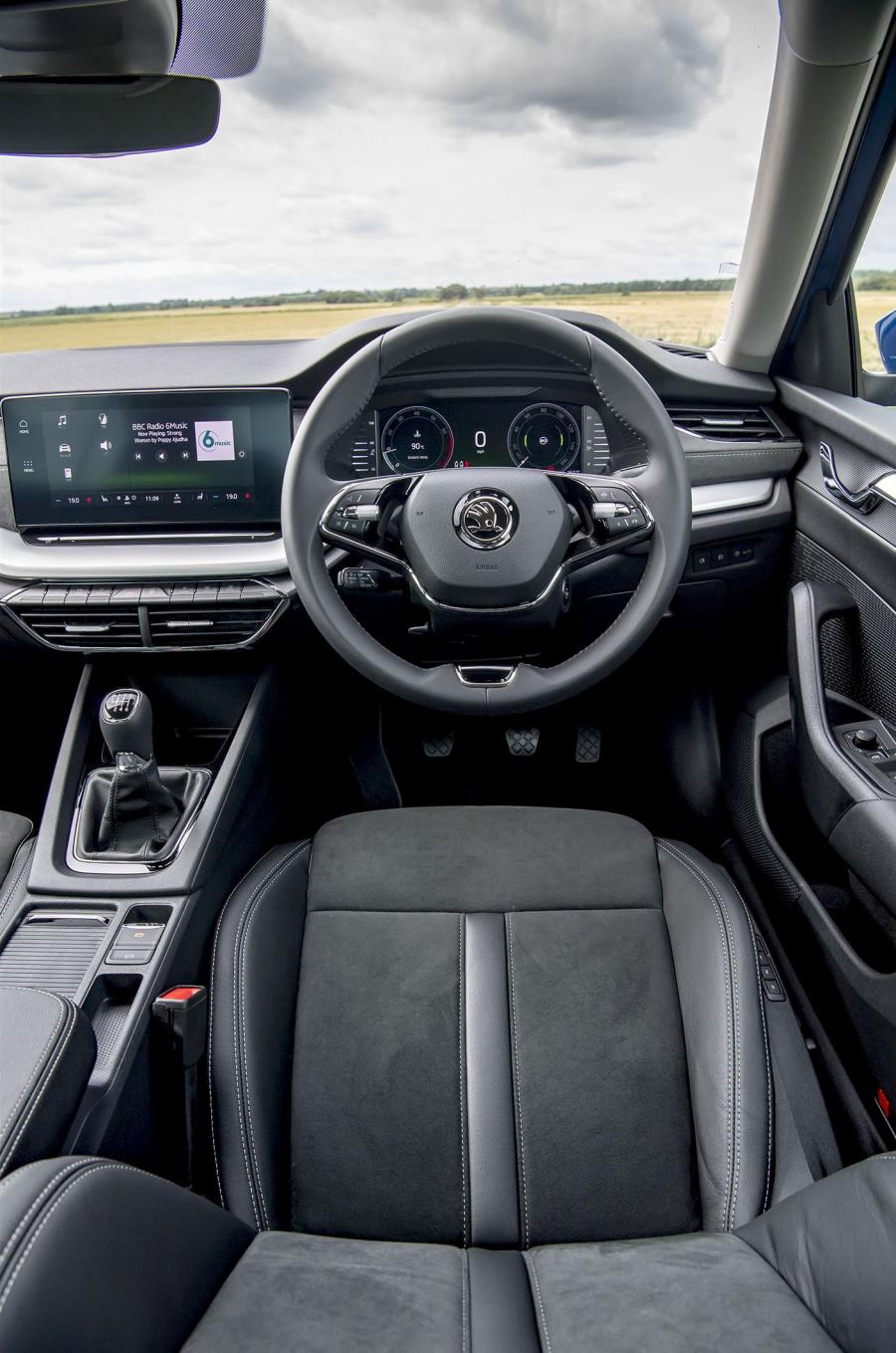 Торпедо Skoda Octavia 2020 года  (UK) (фото 17 из 42)